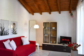 CA' GIALLA 5 - sul Lago di Lugano, balcone e parcheggio -